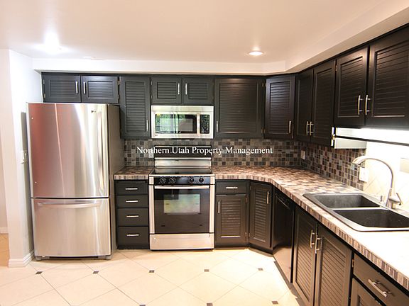 4 Kitchen_06132023