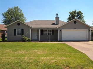 403 Thompson St, Centerton, AR 72719