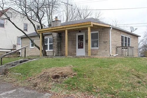 203 S Clark St Photo 1