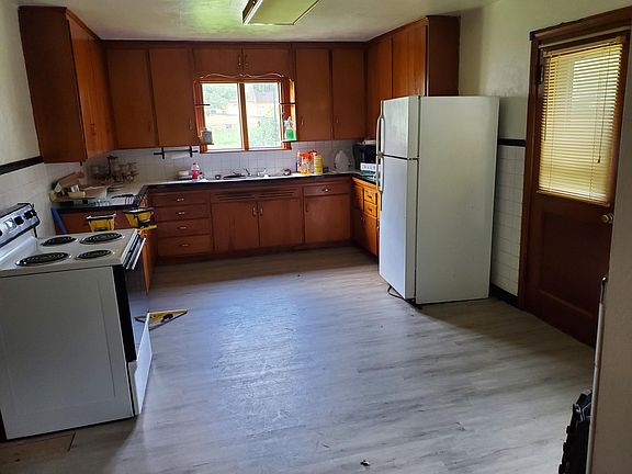 3rd image of 2809 N 58th St