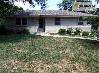 114 SE 2nd St, Blue Springs, MO 64014