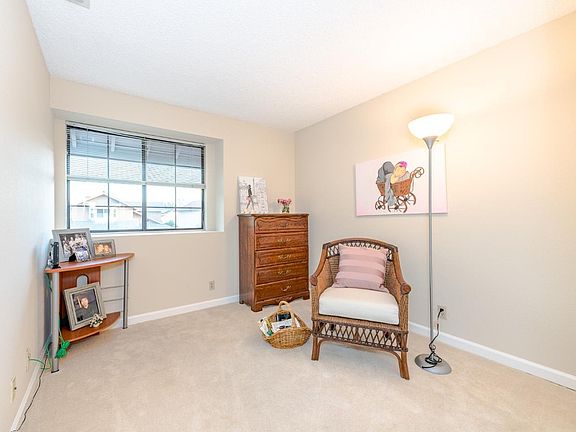 4th image of 4307 Redlands St