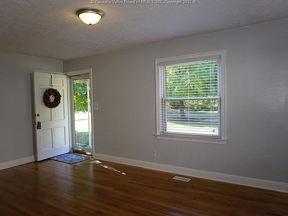 2nd image of 4306 Lancaster Ave