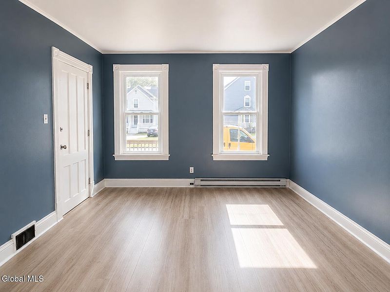 4th image of 427 6th Avenue