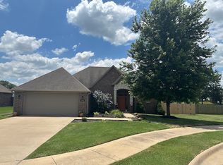 3909 SW Flatrock Ave, Bentonville, AR 72713