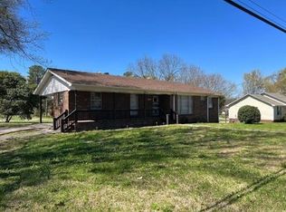 1700 Maplecrest Ln, Fultondale, AL 35068