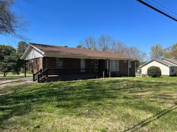 1700 Maplecrest Ln, Fultondale, AL 35068