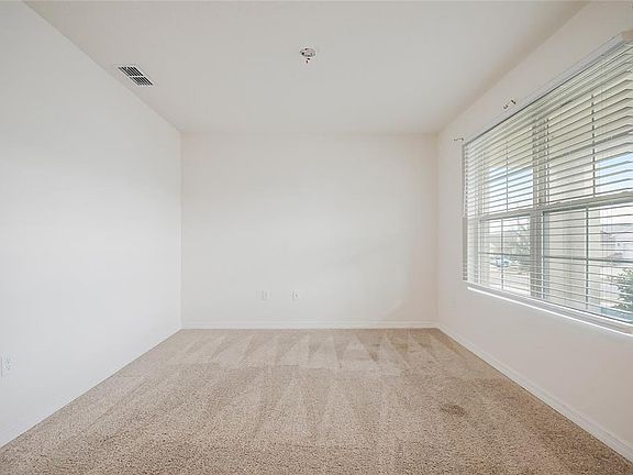 5th image of 2340 Canyon Oak Dr