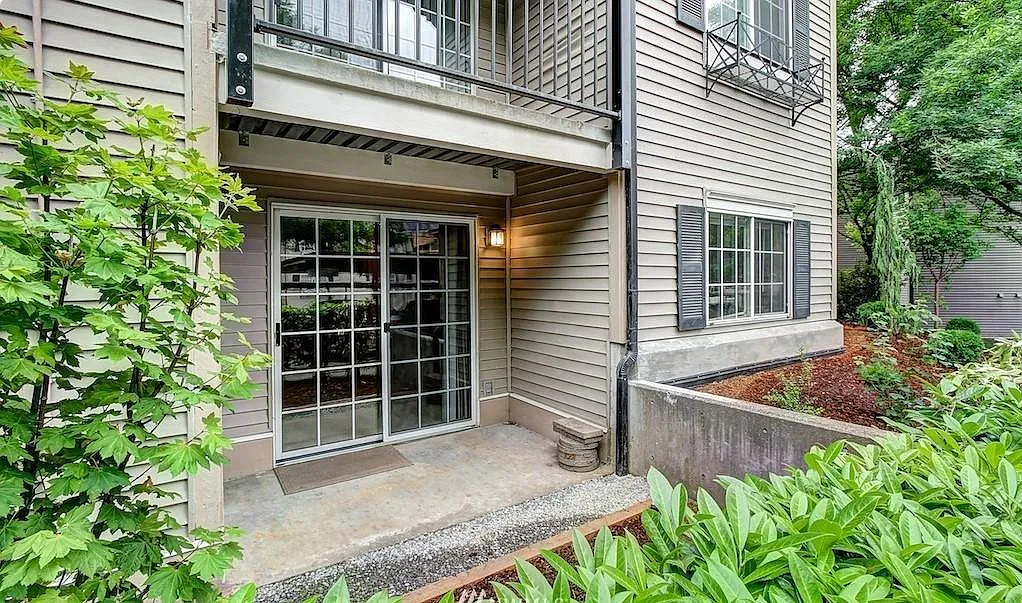 2 bed, 988 sqft, $2,600 — Photo 2