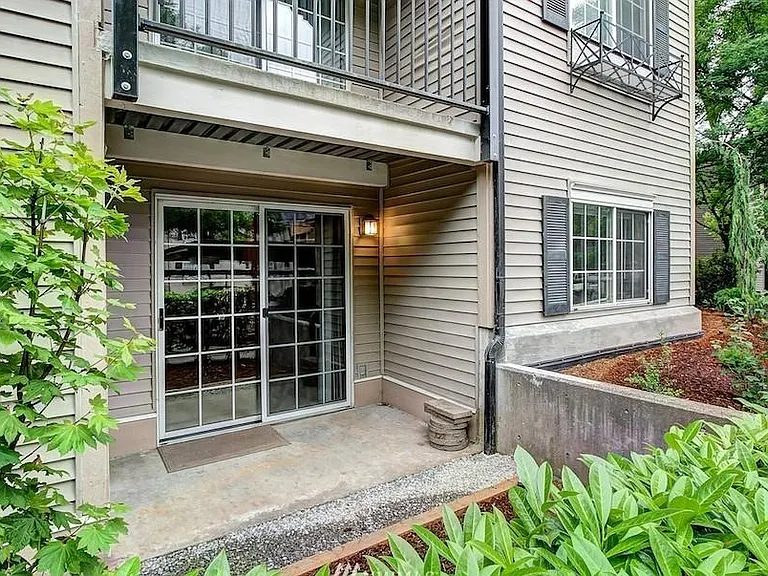 929 3rd Ave #F102 — Photo 2