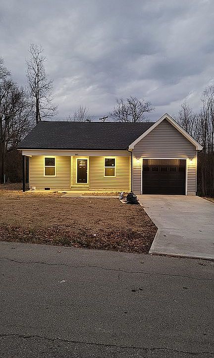 1st image of 301 Willowcrest Dr