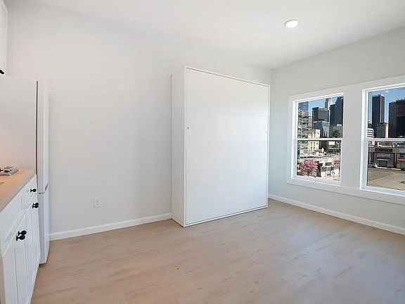 4th image of 1520 W 8th St APT 115