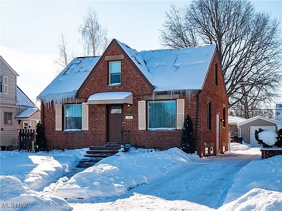2nd image of 3015 Parklane Dr