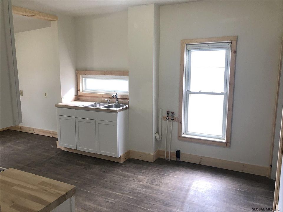 1st image of 80 Lawrence St #1