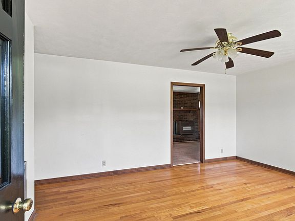 3rd image of 208 Scattersville Rd