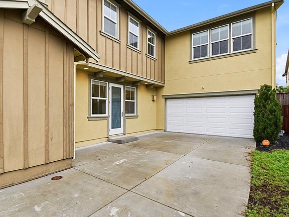 4th image of 1612 Rose Clover Street