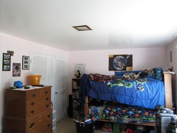 3rd image of 22 N Meadow Hills Ln