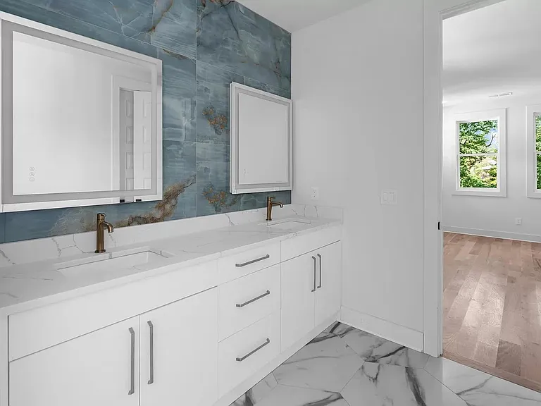 2321A Carter Ave — Photo 19