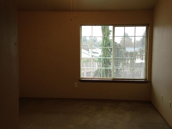 4th image of 1913 74th St E