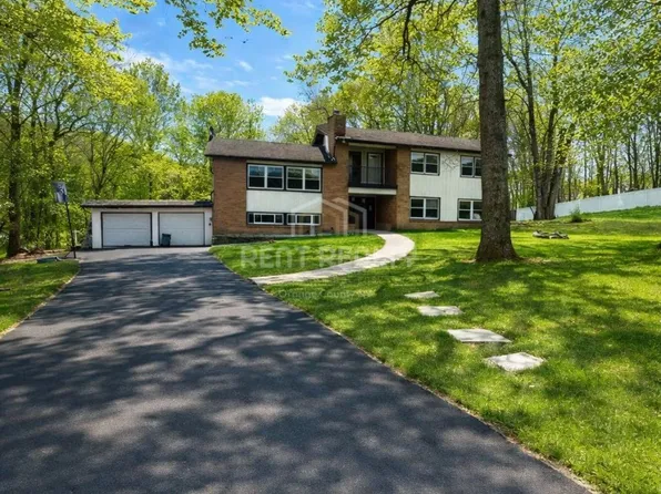 20 Mockingbird Ln, Washingtonville, NY 10992