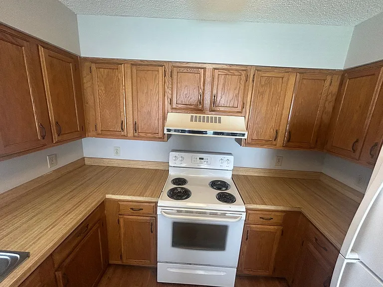 307 Stratford Pl — Photo 17
