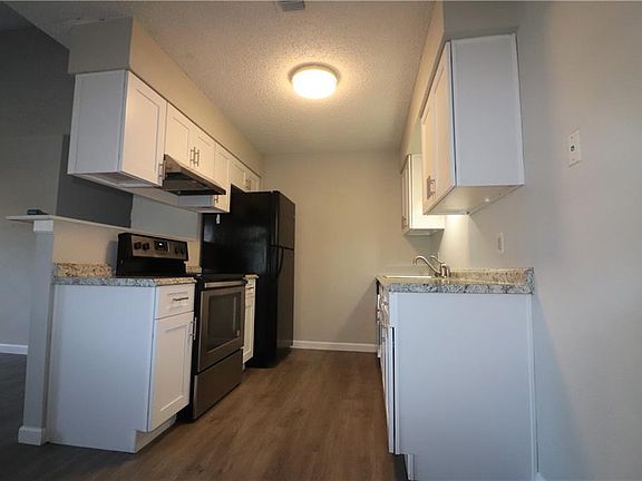 3rd image of 1206 Glenda Dr #A