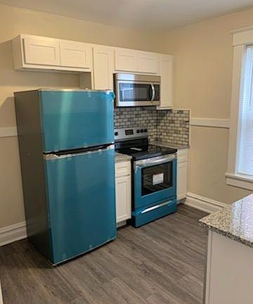 2nd image of 3912 Miami St #2F