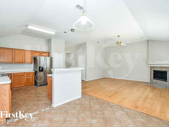 4th image of 106 Drake Ln