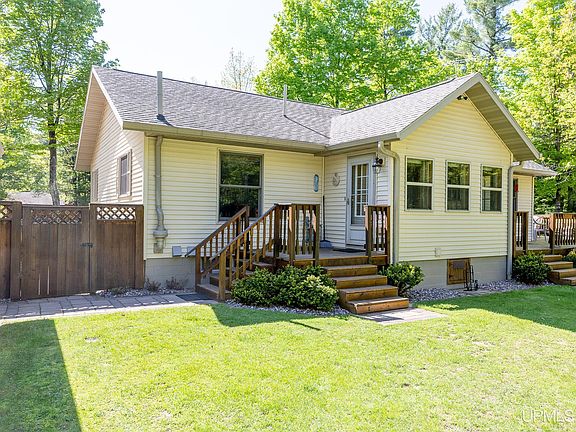 4th image of 70 Feather Ridge Rd