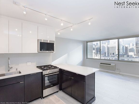 2nd image of 333 E 45th St APT 23D