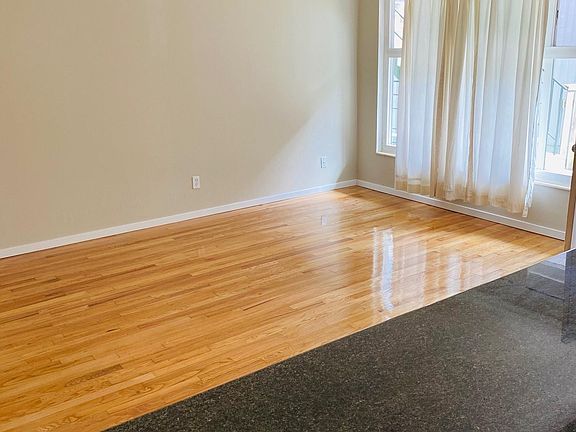 4th image of 1226 Taylor Ave N #3