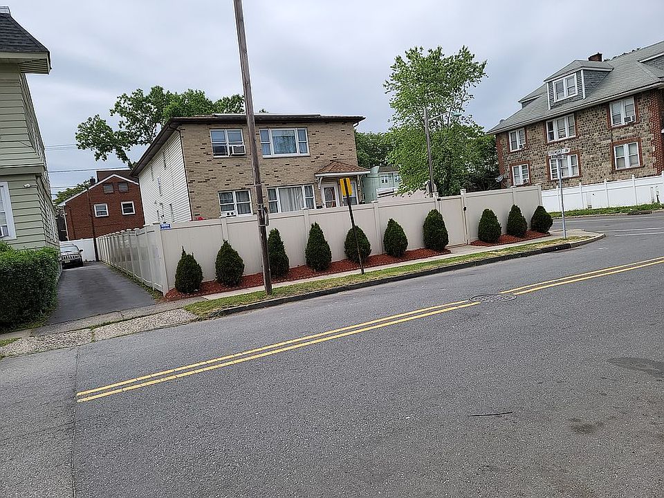 2nd image of 435 Norwood St