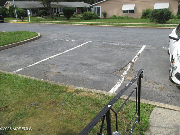 4th image of 479A Dartmoor Ct