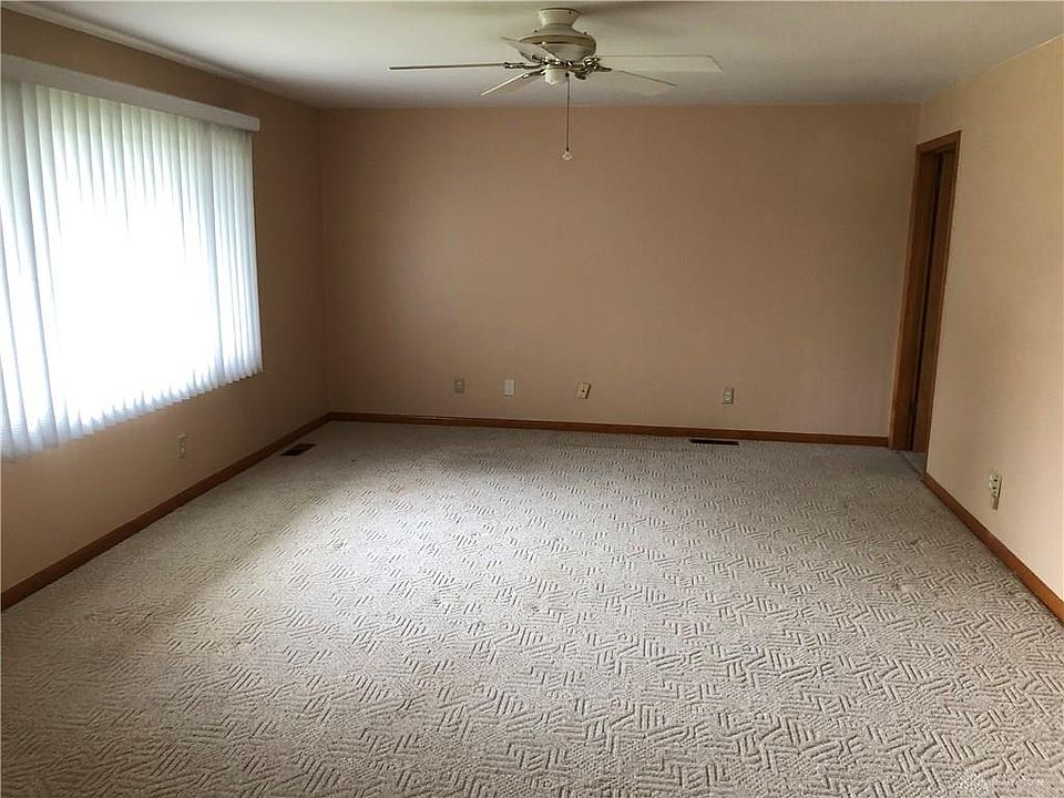 2nd image of 2617 Camino Pl E