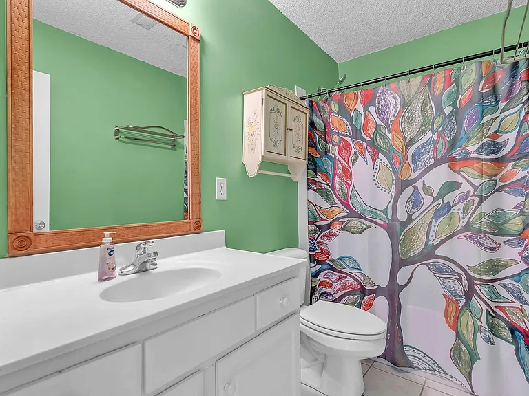 403 Arabian Ln — Photo 25