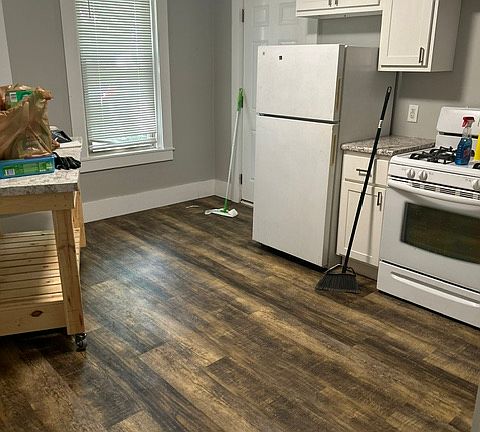 3rd image of 853 5th St NW #1