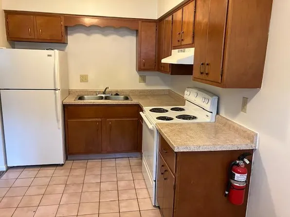 2083 Delhi St NE APT 2, Holt, MI 48842