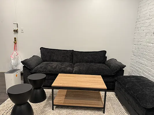 Rented by SIMPLR | media 5