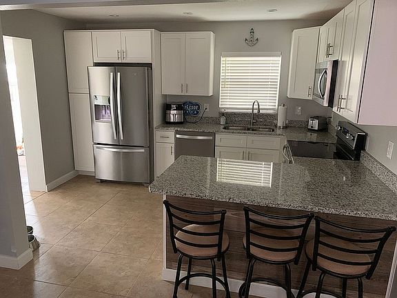 3rd image of 1003 Sandpiper Way S