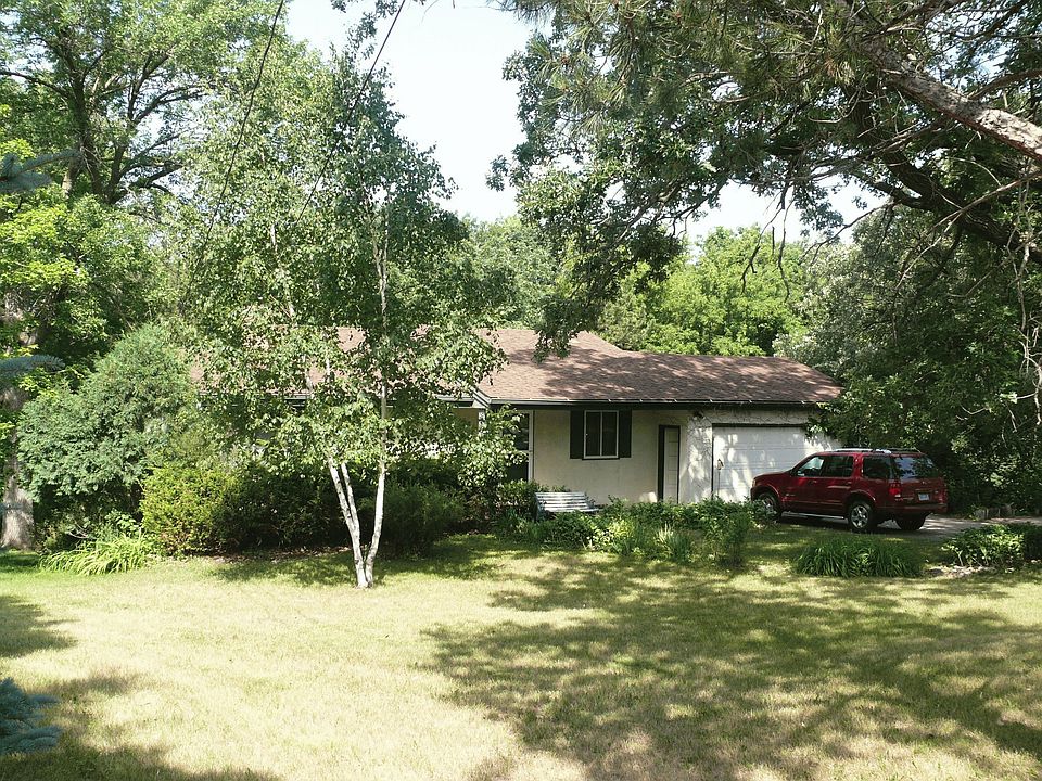 Large Front & Back Yard