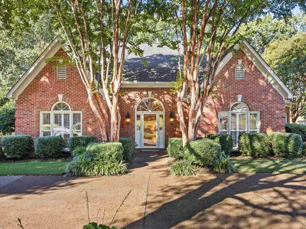 1811 Wood Oak Dr, Cordova, TN 38016