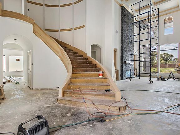 3rd image of 104 Big Trail Ct