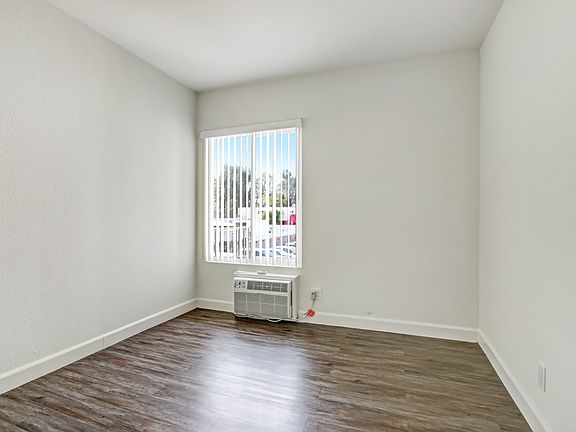 4th image of 6828 Kester Ave #107