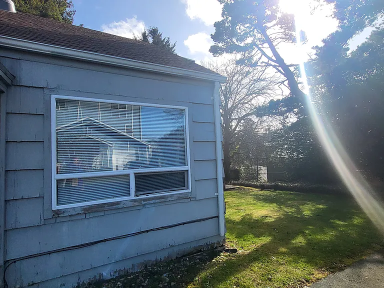 2854 NE Highway 101 — Photo 5