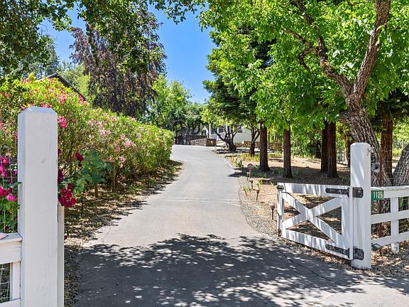 2nd image of 1125 Las Posadas Road