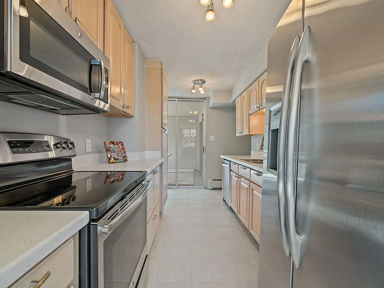 740 N Pearl St — Photo 4