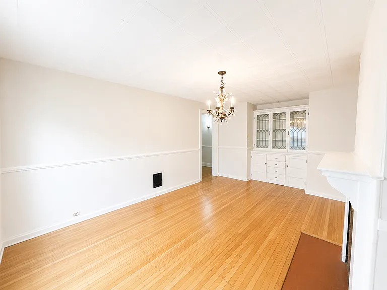 261 Richmond Ave #2 — Photo 5