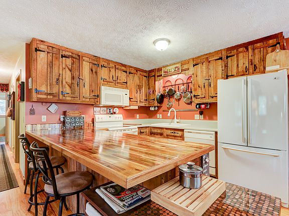5th image of 194 Norris Shores Ln