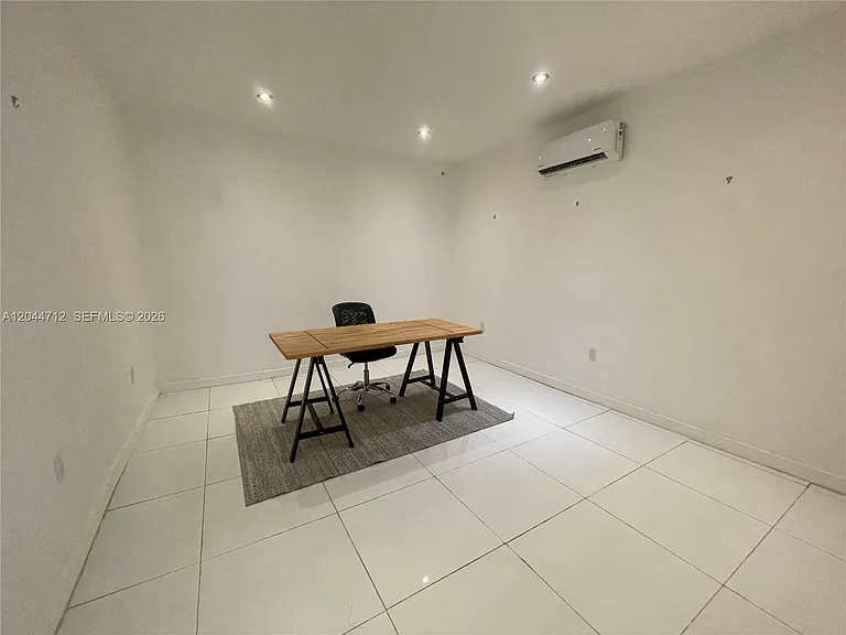 2115 Alamanda Dr — Photo 24