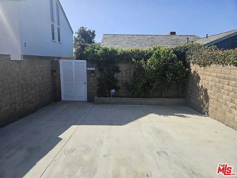 30838 Broad Beach Rd — Photo 2